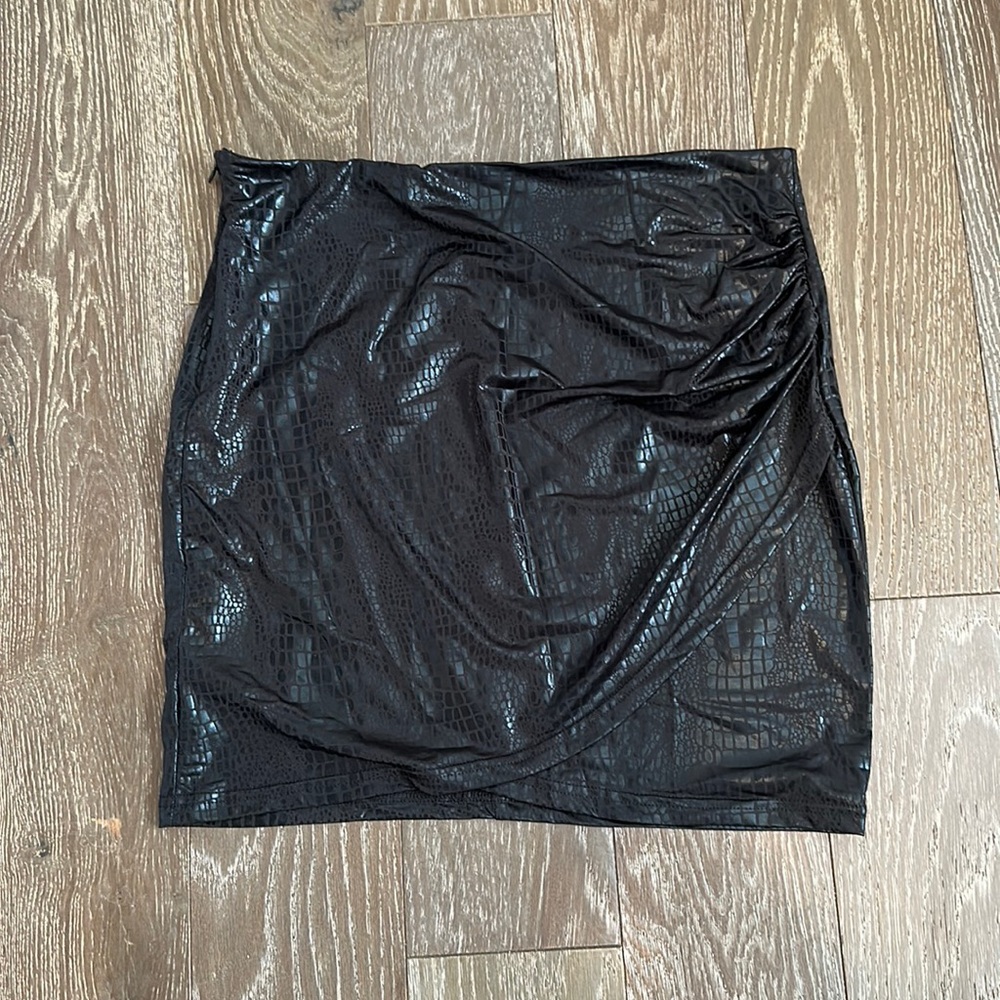 Shein black leather looking mini skirt!NWOT Never worn!